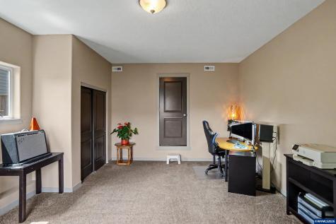 1644 Centennial Drive Silverton OR 97381