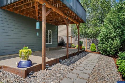 1644 Centennial Drive Silverton OR 97381
