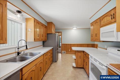 940 Oak Terrace Sweet Home OR 97386