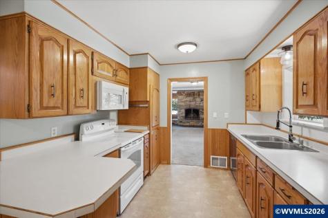 940 Oak Terrace Sweet Home OR 97386
