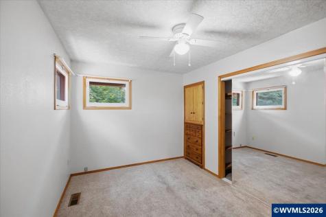 940 Oak Terrace Sweet Home OR 97386