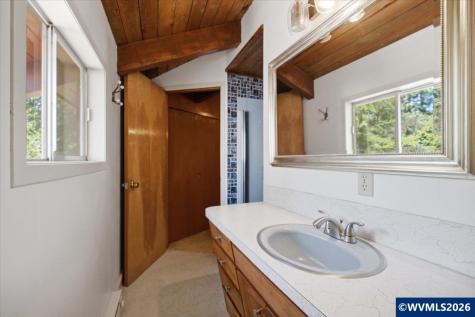 940 Oak Terrace Sweet Home OR 97386