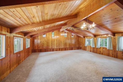 940 Oak Terrace Sweet Home OR 97386