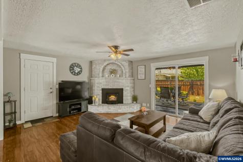 1425 Garden Court NE Keizer OR 97303