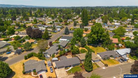 1425 Garden Court NE Keizer OR 97303