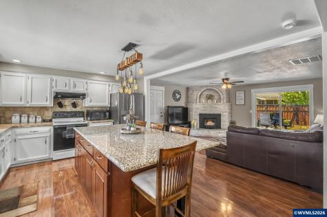 1425 Garden Court NE Keizer OR 97303