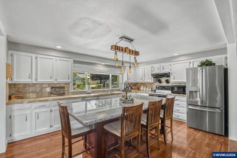 1425 Garden Court NE Keizer OR 97303