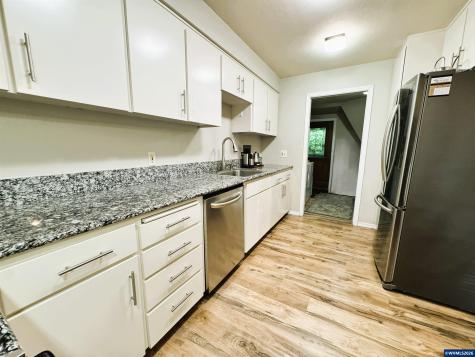 12770 Maxfield Creek Road Monmouth OR 97361