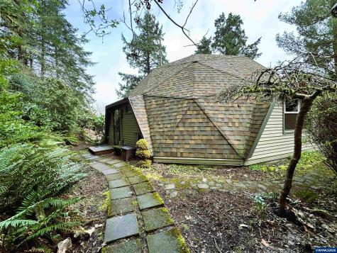 12770 Maxfield Creek Road Monmouth OR 97361