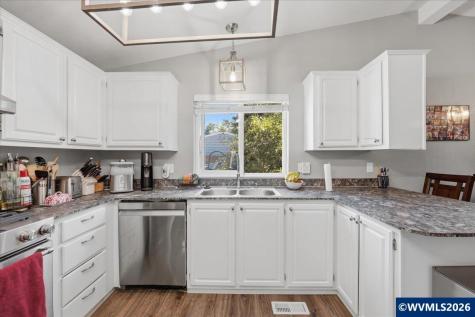 4260 Glenwood Drive SE Salem OR 97317