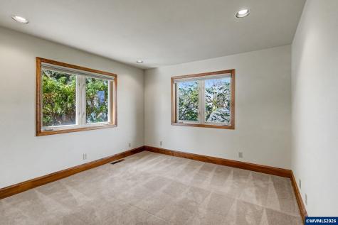 1680 Snowbird Court NW Salem OR 97304