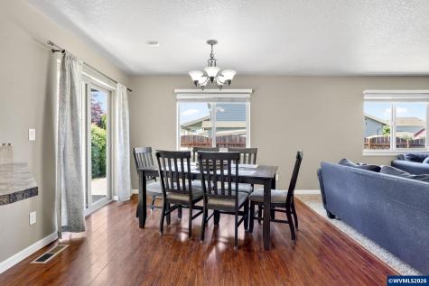 511 Paradise Street Woodburn OR 97071
