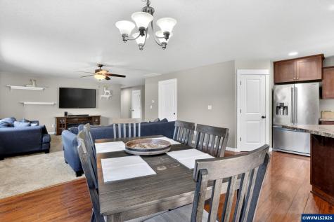 511 Paradise Street Woodburn OR 97071