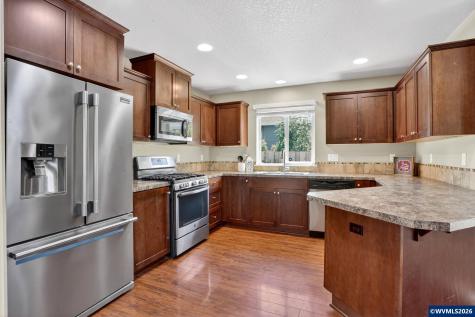 511 Paradise Street Woodburn OR 97071