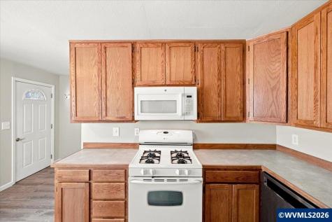 486 Oregon Street Lebanon OR 97355