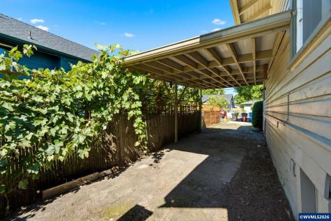 631 Breys Avenue NE Salem OR 97301