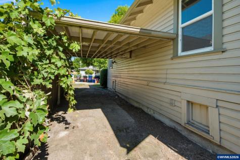 631 Breys Avenue NE Salem OR 97301