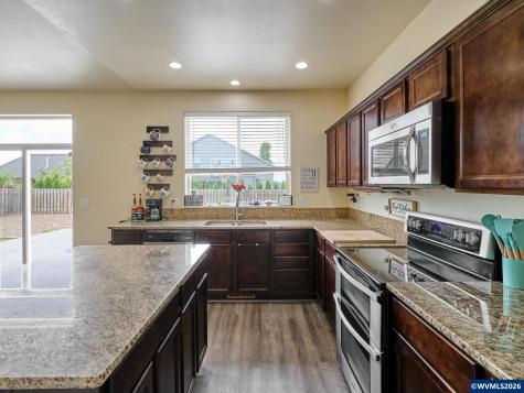3138 Reed Avenue Woodburn OR 97071