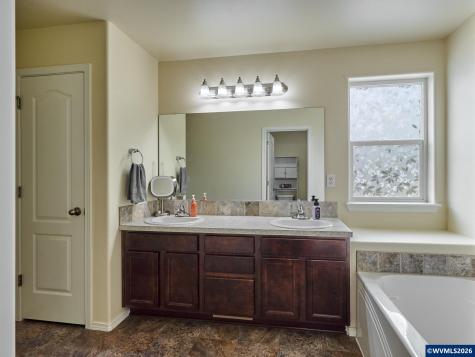 3138 Reed Avenue Woodburn OR 97071
