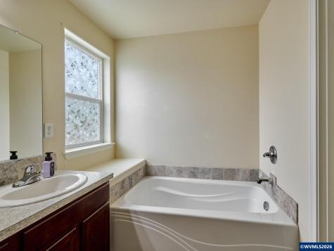 3138 Reed Avenue Woodburn OR 97071