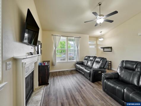 3138 Reed Avenue Woodburn OR 97071