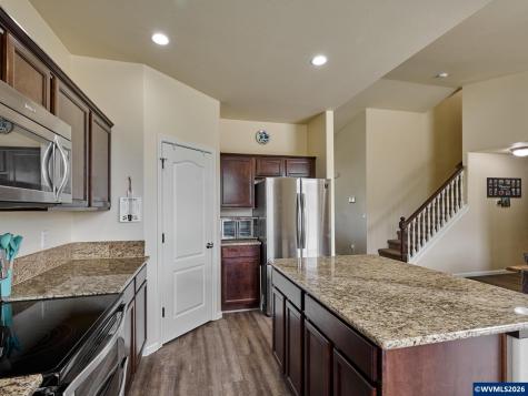 3138 Reed Avenue Woodburn OR 97071