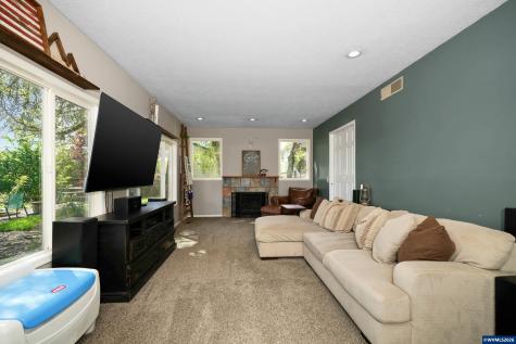 390 Kevin Court S Salem OR 97306