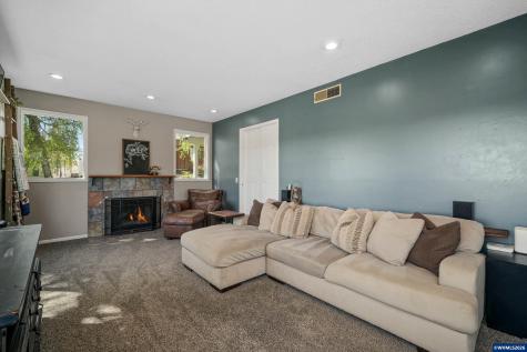 390 Kevin Court S Salem OR 97306