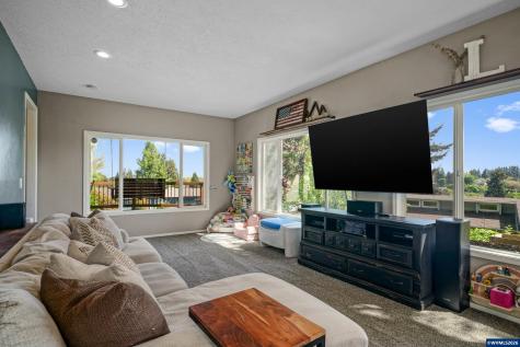 390 Kevin Court S Salem OR 97306