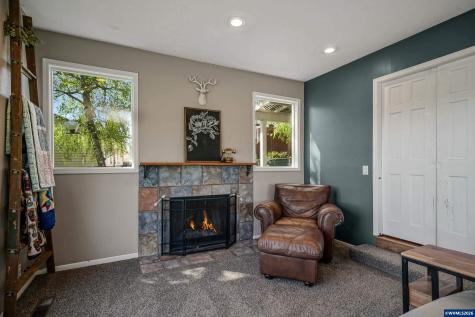 390 Kevin Court S Salem OR 97306