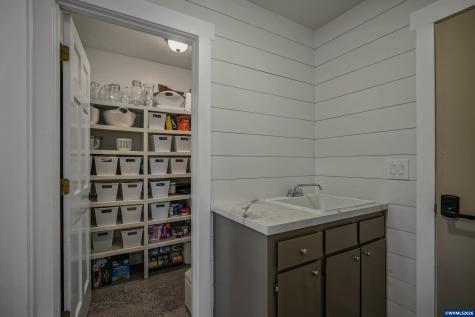 390 Kevin Court S Salem OR 97306