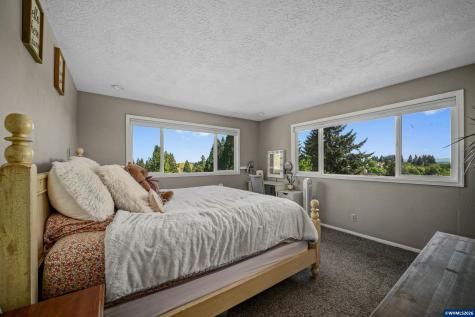 390 Kevin Court S Salem OR 97306