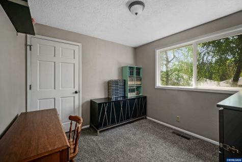 390 Kevin Court S Salem OR 97306