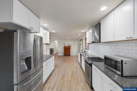 4314 Munkers Street SE Salem OR 97317