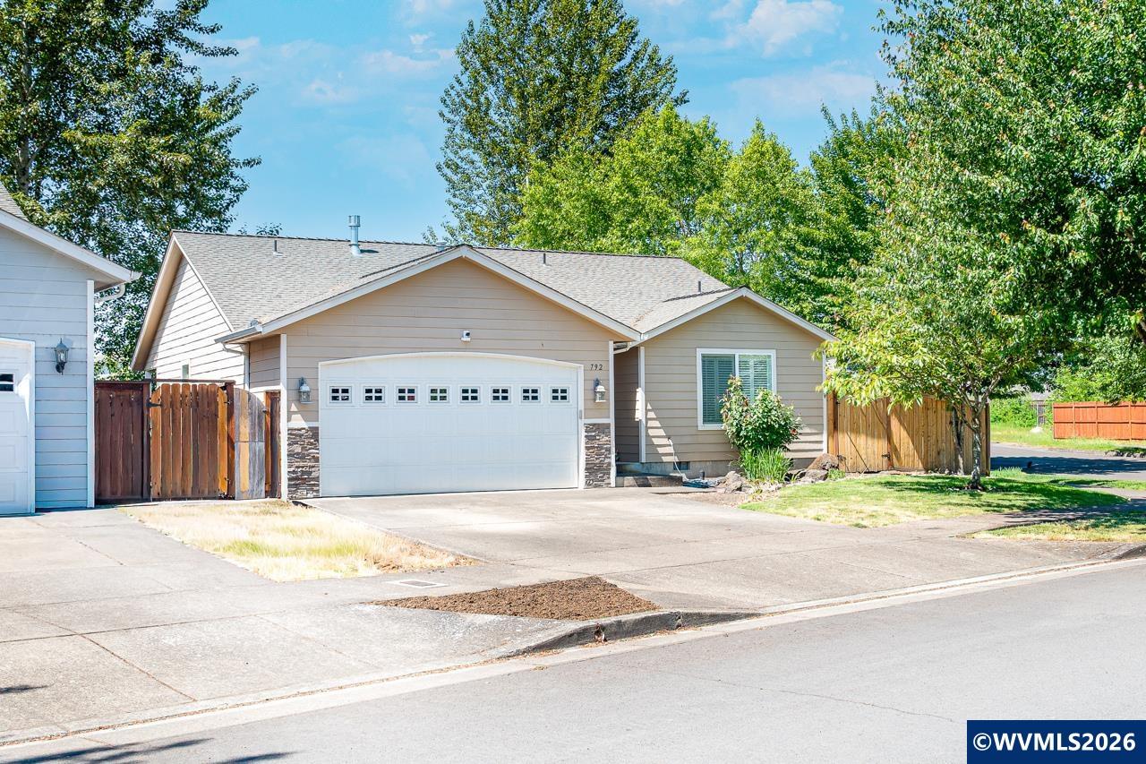 792 Trinity Street Albany OR 97322