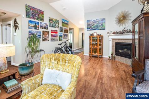 792 Trinity Street Albany OR 97322