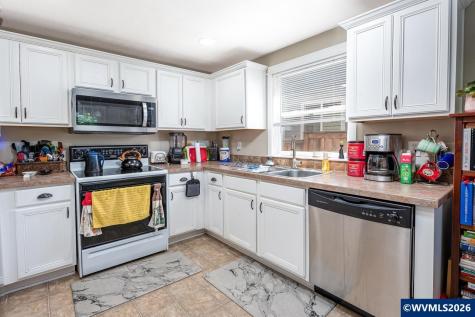 792 Trinity Street Albany OR 97322
