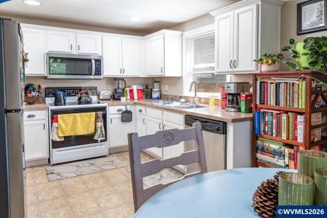 792 Trinity Street Albany OR 97322