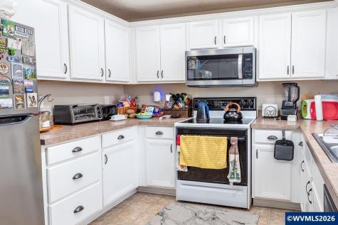 792 Trinity Street Albany OR 97322