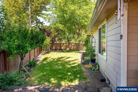 792 Trinity Street Albany OR 97322