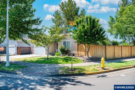 792 Trinity Street Albany OR 97322