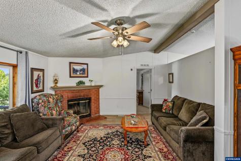 4171 Delightful Lane NE Silverton OR 97381