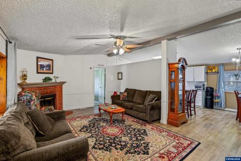 4171 Delightful Lane NE Silverton OR 97381