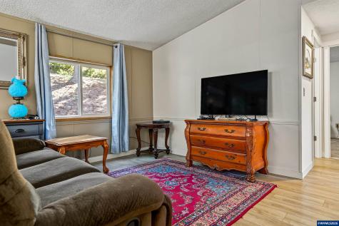 4171 Delightful Lane NE Silverton OR 97381