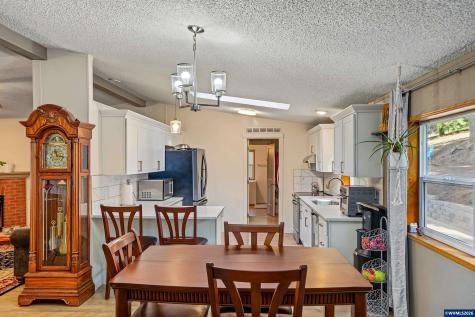 4171 Delightful Lane NE Silverton OR 97381