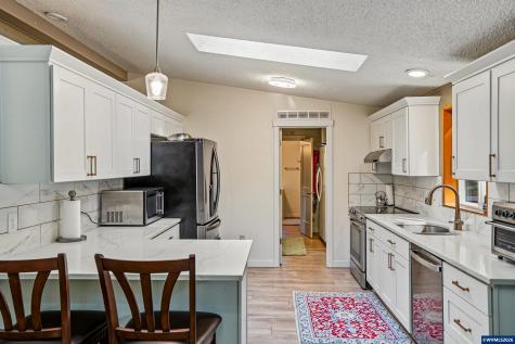 4171 Delightful Lane NE Silverton OR 97381