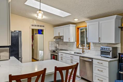 4171 Delightful Lane NE Silverton OR 97381