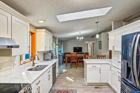 4171 Delightful Lane NE Silverton OR 97381