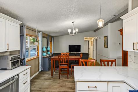 4171 Delightful Lane NE Silverton OR 97381