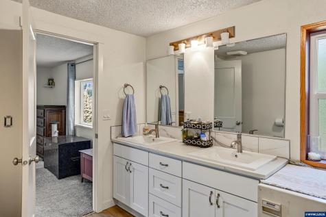 4171 Delightful Lane NE Silverton OR 97381